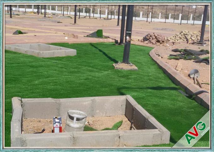 Pavimentazione artificiale dell'erba del giardino di svago/PE falso del monofilamento del tappeto dell'erba + PPE riccio 0