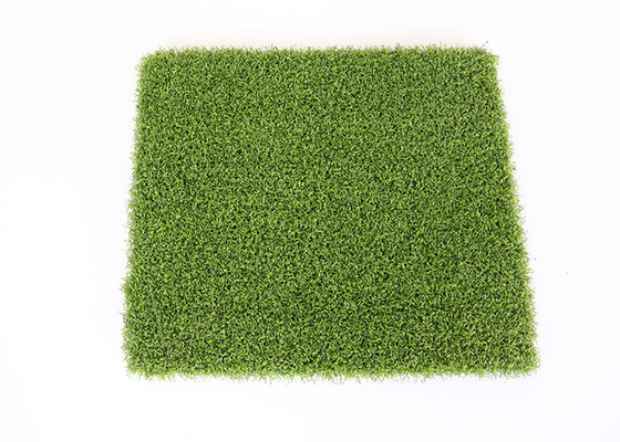 La CINA Coperte artificiali dell'erba di golf fantastico di verdi mettenti, materiale sintetico del PE dell'erba di golf fornitore