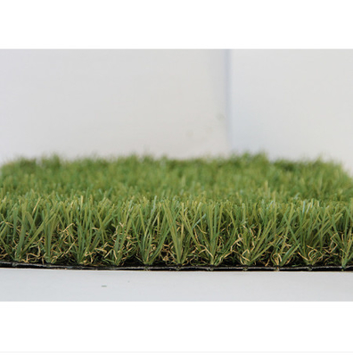 La CINA Tappeto erboso sintetico su misura dell'erba falsa del paesaggio di 35-50mm per il giardino fornitore