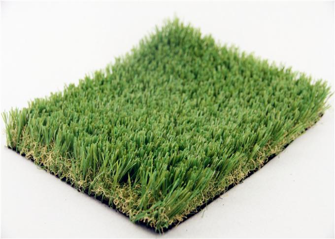 Tappeto erboso sintetico dell'erba artificiale del giardino, erba falsa del giardino per l'inverdimento della città 0