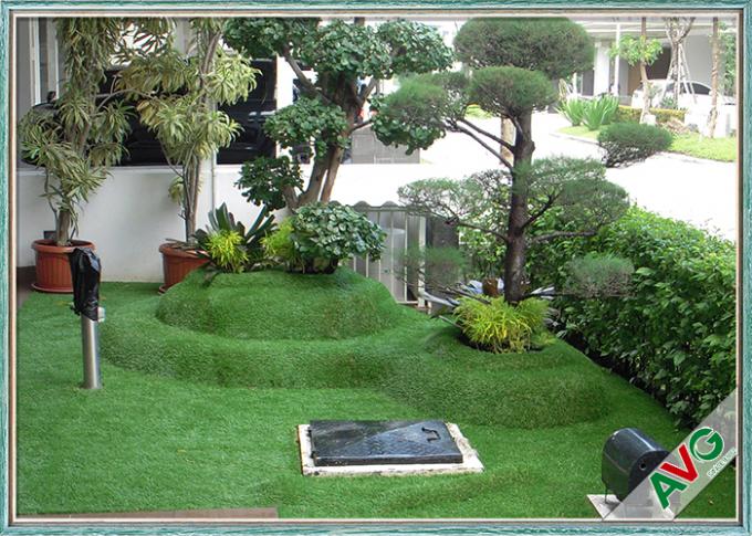 Giardini resistenti UV che abbelliscono erba artificiale/tappeto erboso artificiale 35 millimetri di altezza del mucchio 0