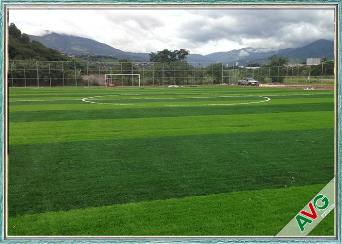 Erba sintetica del gambo di calcio verde naturale lungo di calcio per la pavimentazione di sport 0