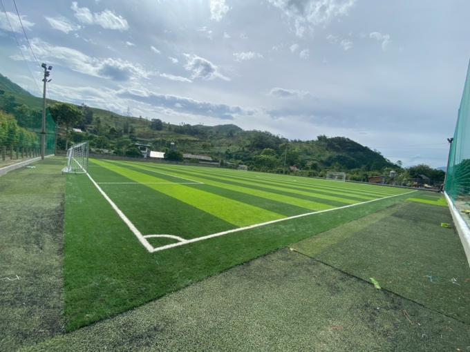 larghezza artificiale del rotolo del tappeto erboso 2.0m di calcio standard professionale di altezza di 55mm 0