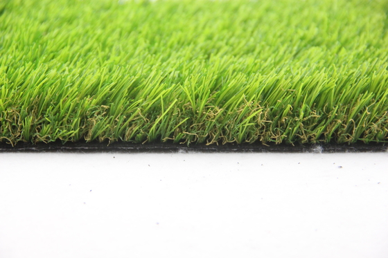La CINA Altezza d'abbellimento 17400 Dtex della stuoia 45mm dell'erba del tappeto erboso del giardino fornitore