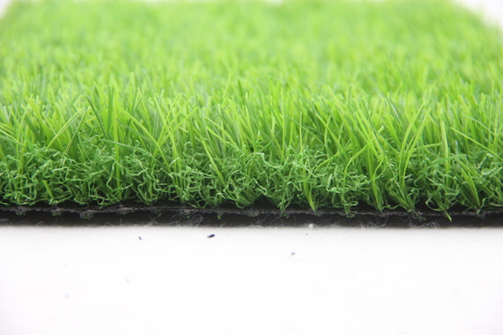 La CINA I prezzi artificiali del tappeto erboso fanno il giardinaggio abbellendo l'erba tappeto naturale del giardino di 30MM fornitore