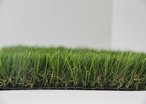 La CINA La C modella l'erba artificiale d'abbellimento all'aperto di falsificazione del tappeto erboso con l'aspetto naturale fornitore