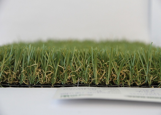 La CINA Erba artificiale dell'interno molle spessa per l'abbellimento dell'erba di gomma dei granelli fornitore
