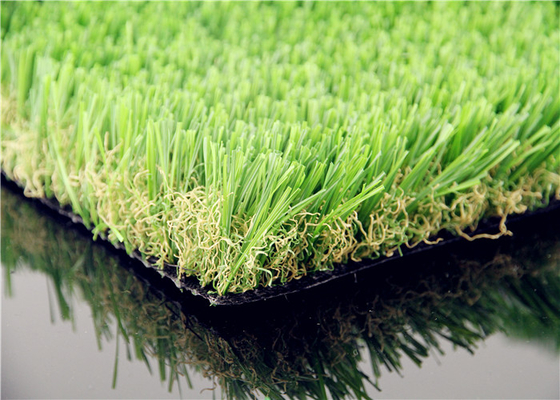 La CINA Prati inglesi falsi dell'erba del tappeto erboso artificiale decorativo del giardino 16800 punti/densità di metro quadro fornitore
