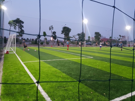 La CINA Erba artificiale dell'erba di calcio artificiale 55mm cinese delle partite di football americano fornitore