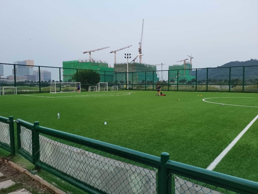 La CINA Erba di calcio &amp; pavimentazione artificiali di sport per il prezzo del campo da calcio per la vendita all'ingrosso fornitore