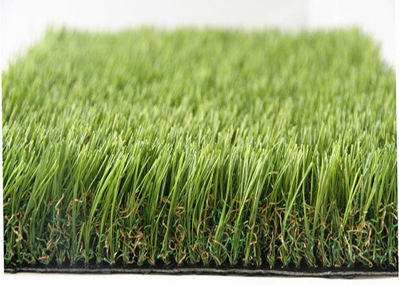 La CINA Orna il tipo e l'abbellimento del materiale del PE erba il tappeto erboso artificiale per la decorazione del giardino fornitore