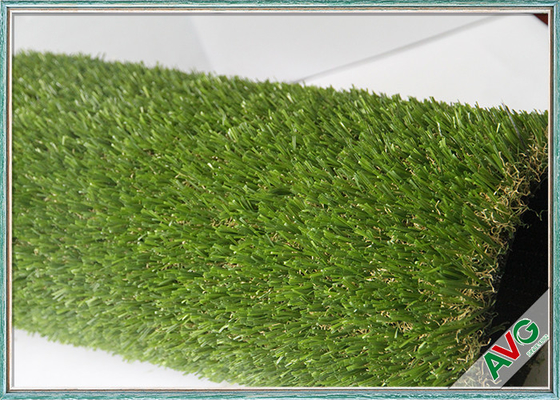 La CINA Colore verde all'aperto che abbellisce il tappeto erboso artificiale sembrante dell'erba dell'erba sintetica Nizza fornitore