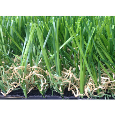 La CINA W ha modellato il tappeto erboso artificiale del prato inglese di falsificazione dell'erba del giardino del filato con il rivestimento del lattice di SBR fornitore