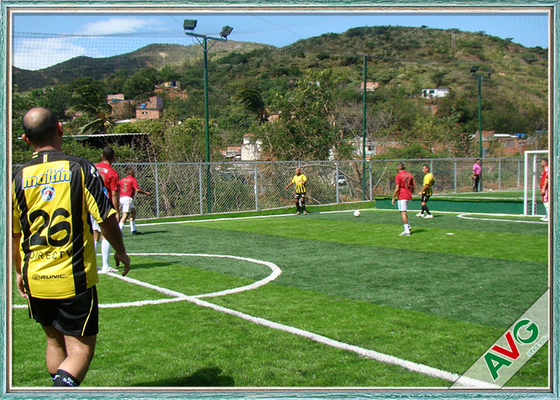 La CINA Altezza UV del PE 40mm di resistenza di Futsal del tappeto erboso dell'erba artificiale ad alta densità di calcio antiscorrimento fornitore