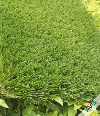 La CINA erba artificiale all'aperto di alta irregolarità 13400Dtex, una garanzia da 5 - 6 anni fornitore