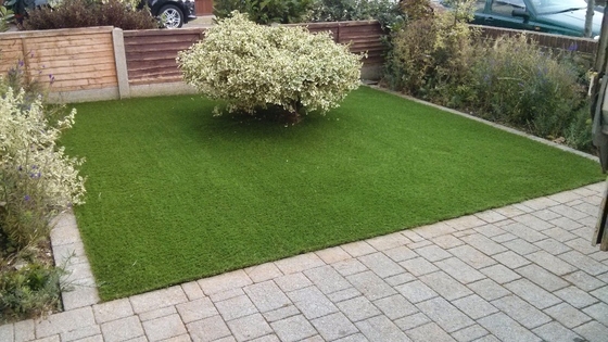 L'erba artificiale di sguardo naturale verde fertile del giardino tappezza l'altezza di 20mm fornitore