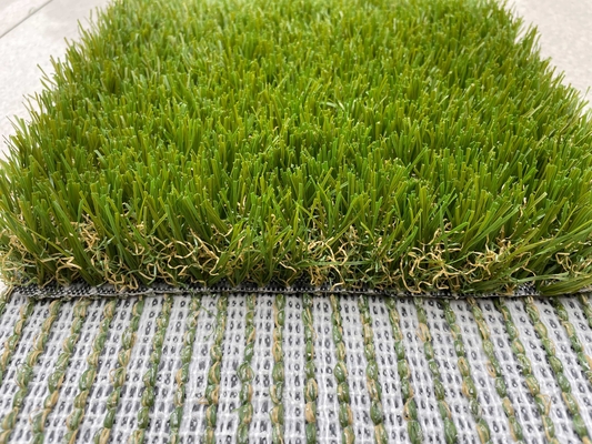 Il pavimento sintetico del tappeto erboso artificiale del tappeto erboso 50mm del giardino erba la protezione di Mat Artificial Grass Turf ECO fornitore