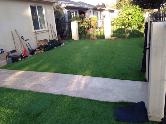 Alto tappeto del tappeto erboso di Destiny Artificial Garden Grass Synthetic per il giardino fornitore