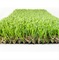 Prato inglese di plastica di colore verde che abbellisce l'erba tappeto artificiale sintetica del tappeto erboso per il giardino fornitore